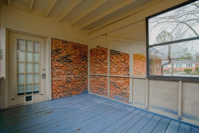 Building Photo - 501 Todd Branch Dr
