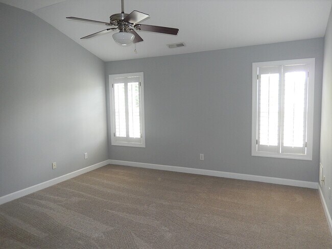 Building Photo - 2927 Imperial Oaks Dr