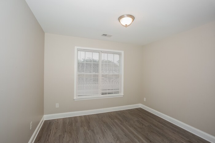 Building Photo - 408 Fawnbrook Ln