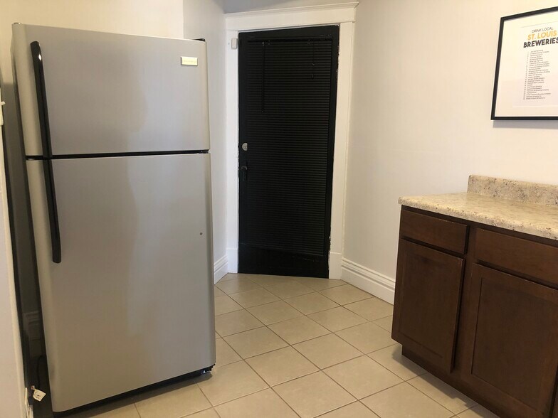 Building Photo - 3637 Shenandoah Ave