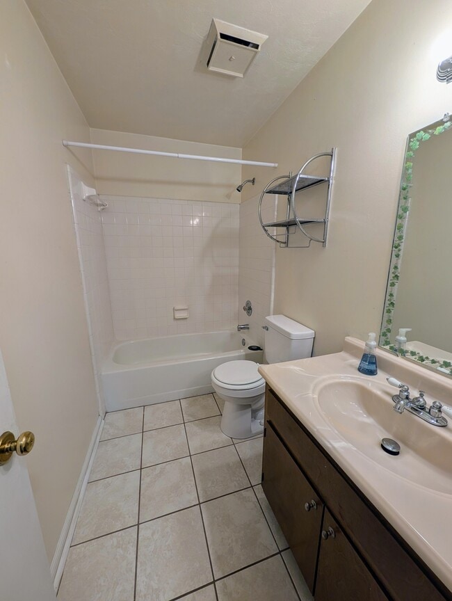 Building Photo - 151 Parkbrook Cir