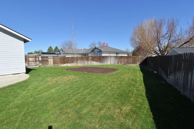 Building Photo - 725 E Wakely St