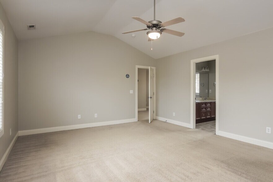Building Photo - 120 Braxman Ln