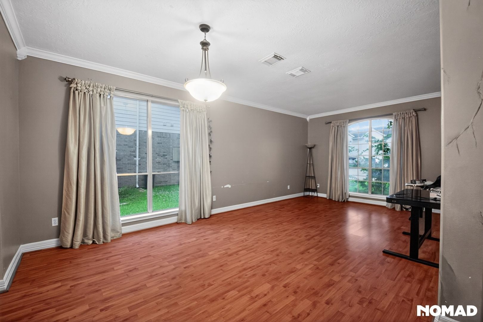 Building Photo - 1811 Quiet Hollow Dr