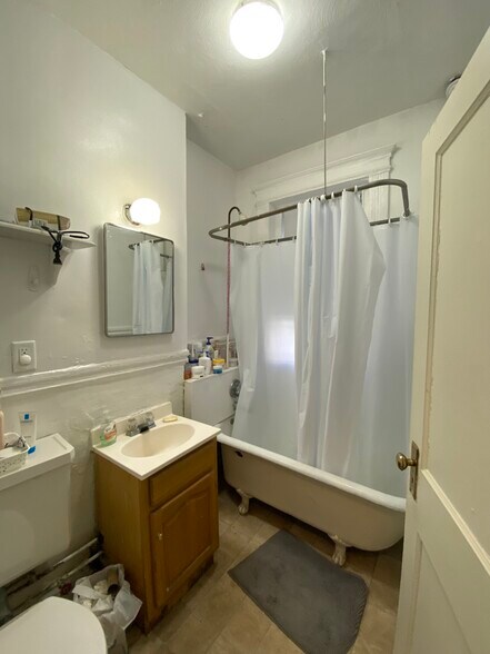 Building Photo - 1334 Commonwealth Ave