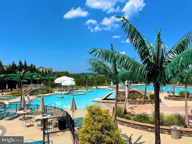 Building Photo - 9526 Hyde Pl