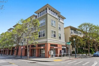Building Photo - 2030 N Pacific Ave