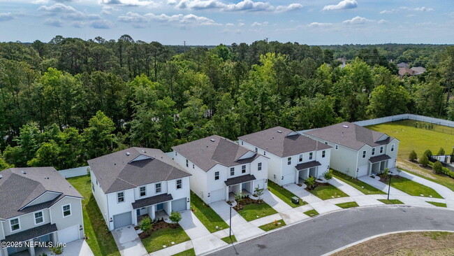 Building Photo - 111 Brazil Nut Cir