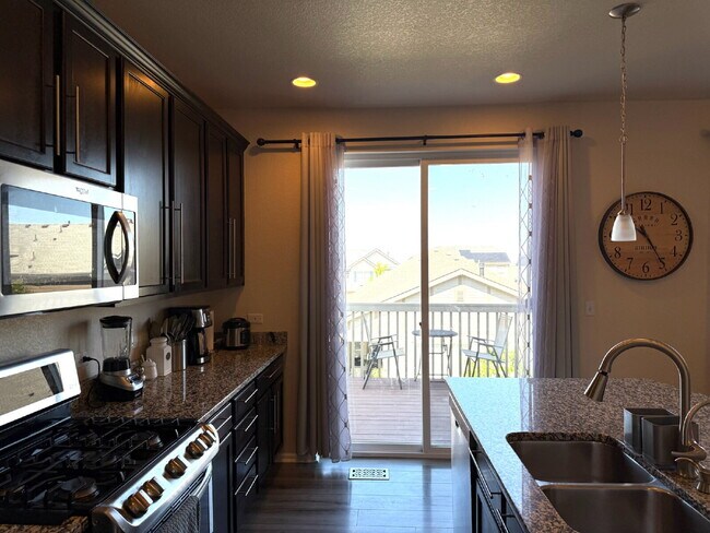 Building Photo - "Spacious 6-Bedroom Haven with 5 Full Baths in Aurora - 3,729 Sq. Ft. of Comfort & Style!"