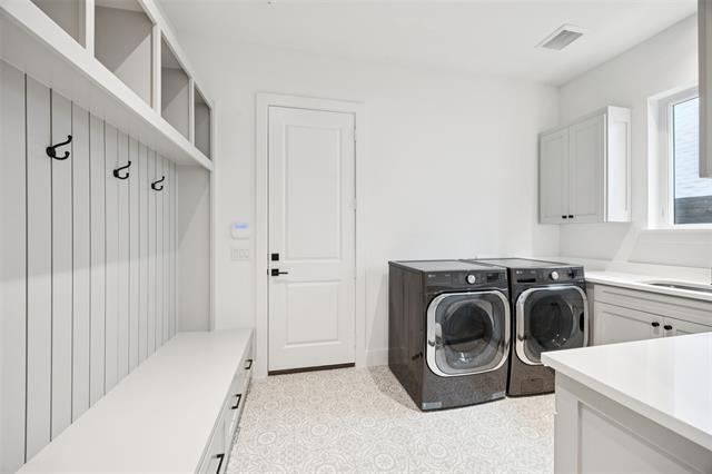 Building Photo - 5636 Winton St