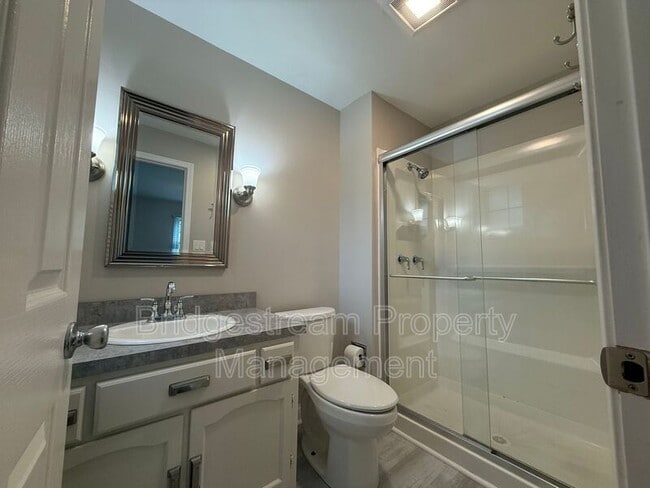 Building Photo - 4225 Fernbrook St