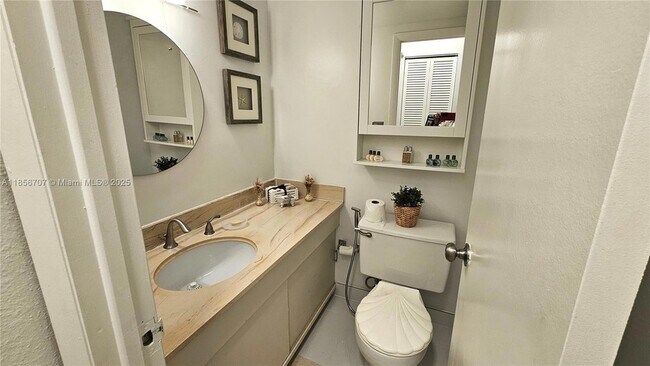 Building Photo - 1980 S Ocean Dr