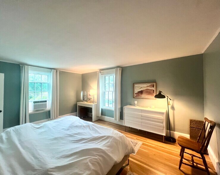 1st bedroom, large space - 23 County St