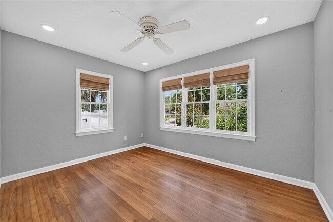 Building Photo - 2732 Newark Way