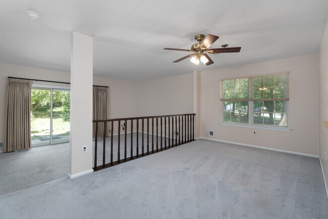 Building Photo - 11 Abelia Ct