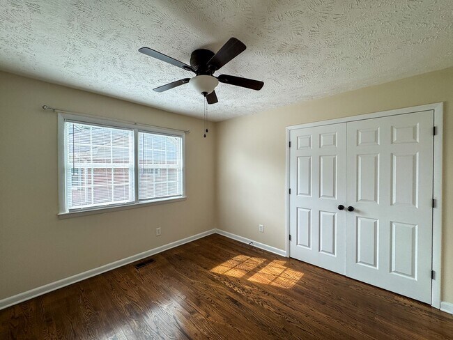 Building Photo - 5961 Chinas Ct