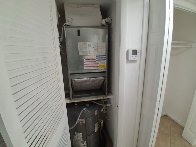 Building Photo - 1333 S Dixie Hwy