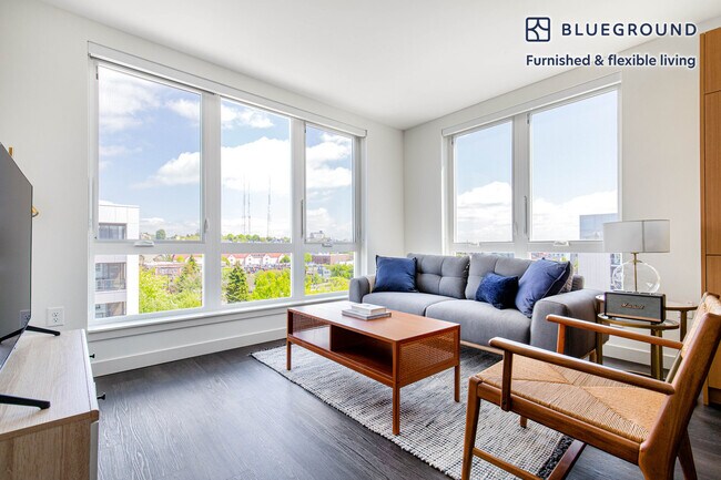 Primary Photo - 118 Broadway E