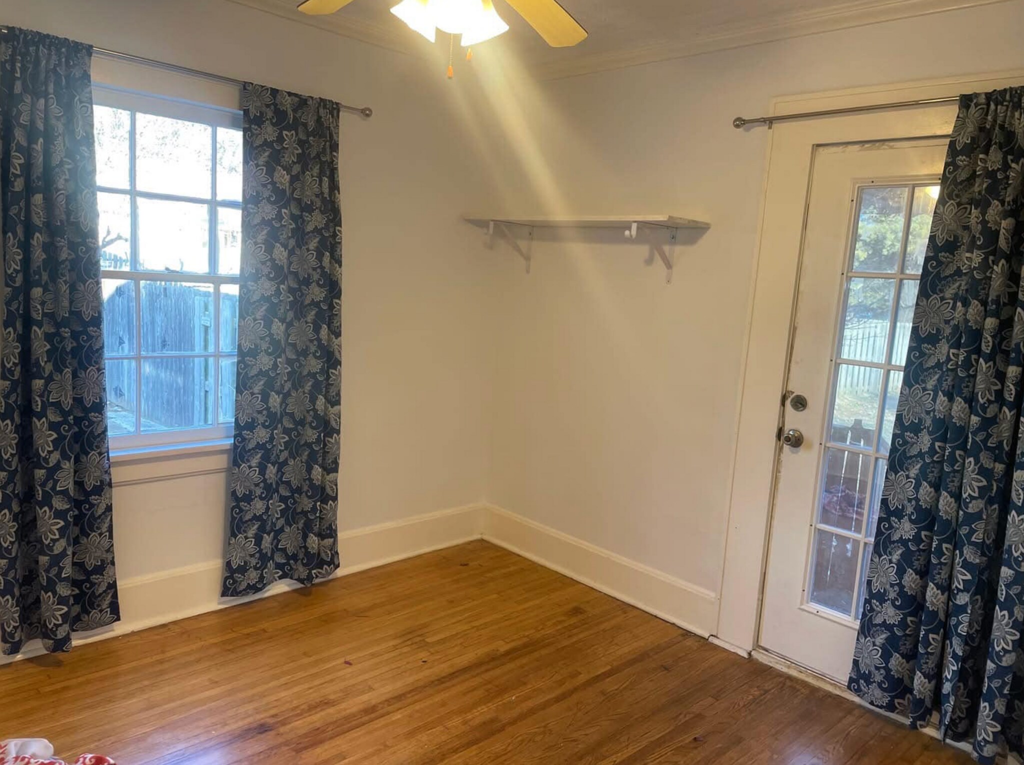 Building Photo - 619 E Stanford St