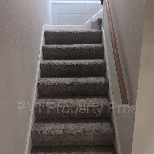 Building Photo - 2792 S 58th St
