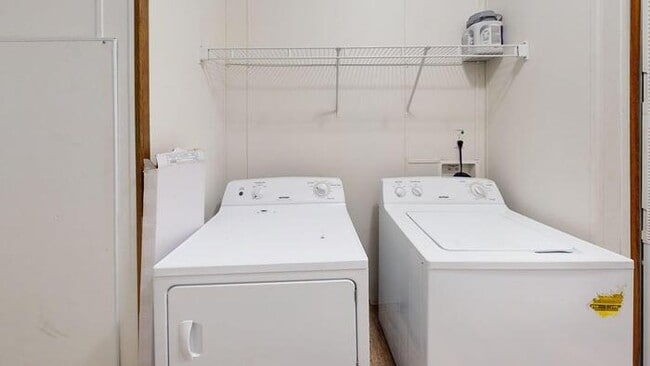 Building Photo - 339 Continental Ave