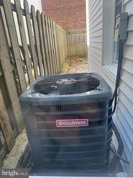 Building Photo - 459 High St