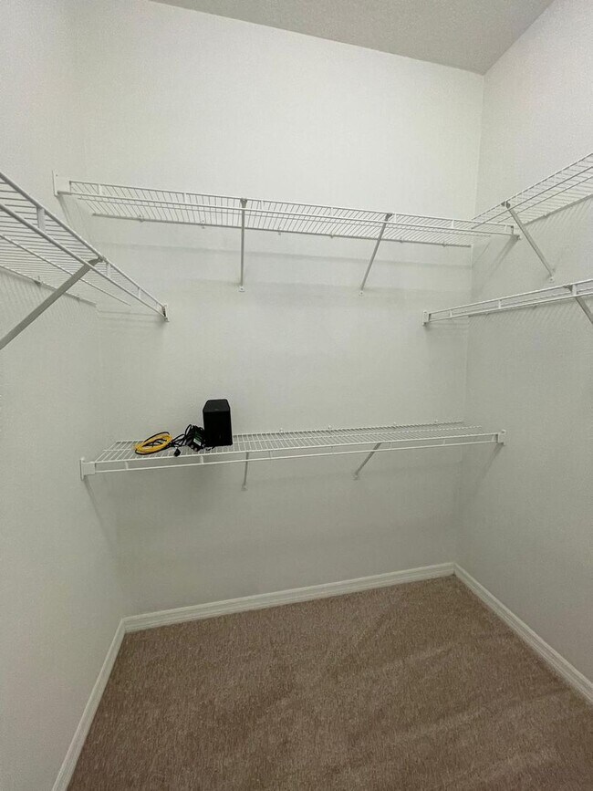 Building Photo - BRISTOL ESTATES 4 BEDRROM, 4 BATHROOMS, 3 CAR GARAGE HOUSE