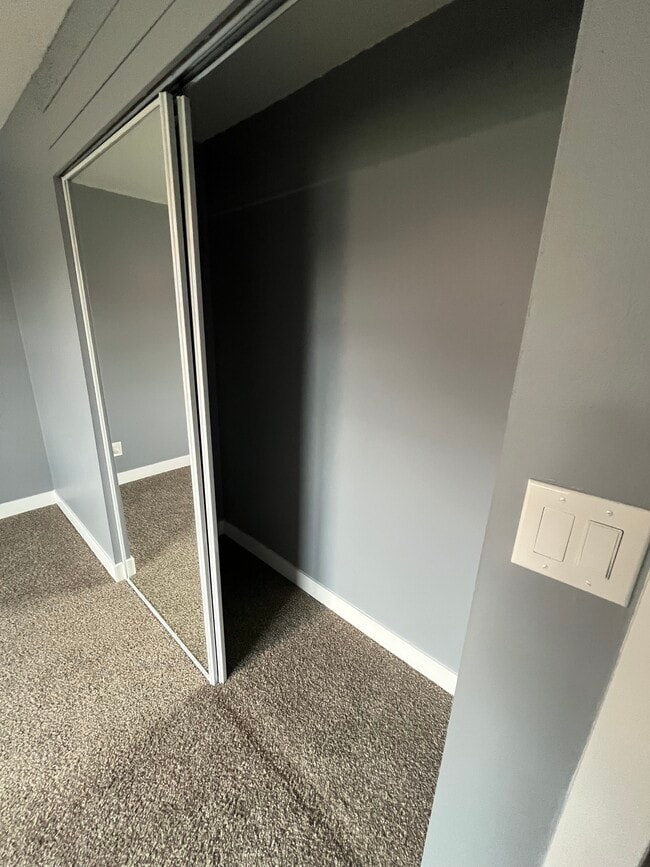 Building Photo - 4235 Straight Arrow Rd