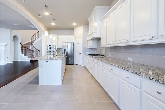 Building Photo - 6808 Badlands Dr