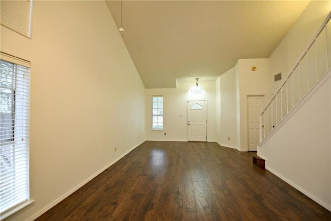 Building Photo - 1002 Dover Pass