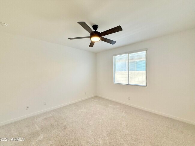 Building Photo - 3266 E Wild Dr