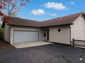 Building Photo - Lakefront house with Cove Protection
