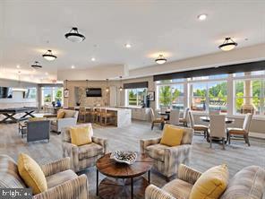 Building Photo - 9704 Glassy Creek Way