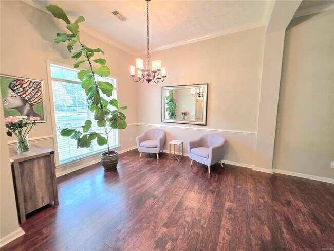 Building Photo - 607 Forest Trail