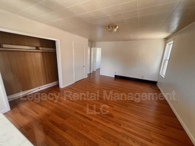 Building Photo - 4-6 Broad Street - 2A