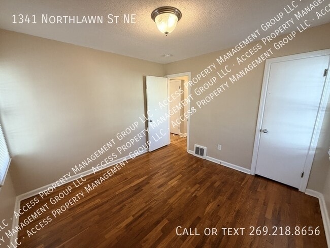 Building Photo - 1341 Northlawn St NE