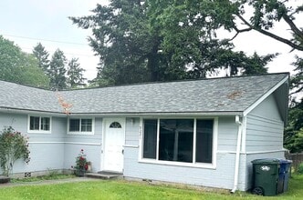 Building Photo - Charming 2-Bedroom Lakewood Duplex with Carport
