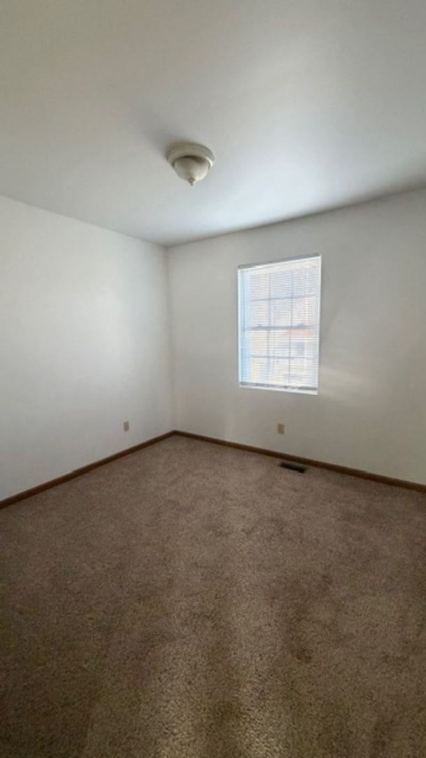 Building Photo - 696 James St