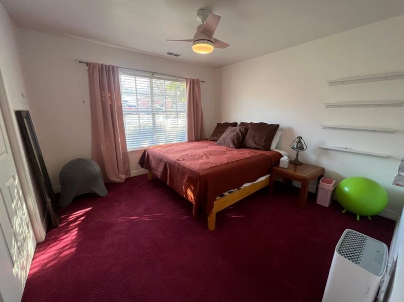 2nd bedroom shown with kingn break out to a twin or two. - 2780 E Hardy Ln
