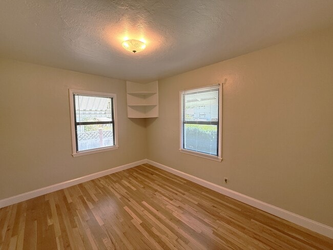 Building Photo - 1316 Arbutus Ave