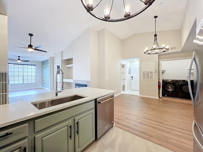 Building Photo - 13103 Mulberry Park Dr