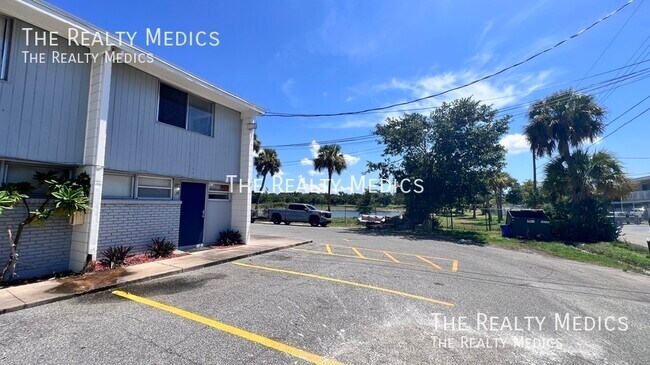 Building Photo - 1010 N Fiske Blvd