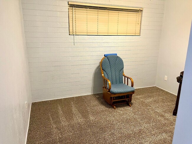 Building Photo - 4 Bedroom Single Family Home in Phoenix