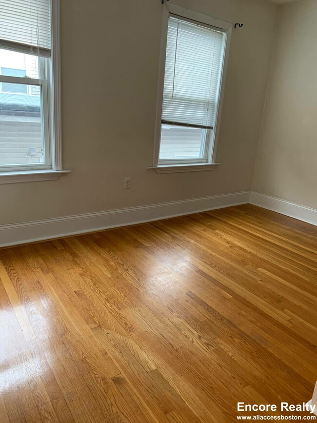 Building Photo - 23 Aspinwall Ave