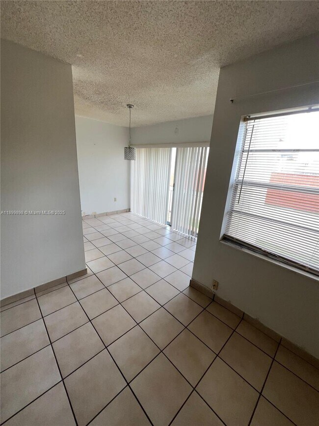 Building Photo - 9370 W Flagler St