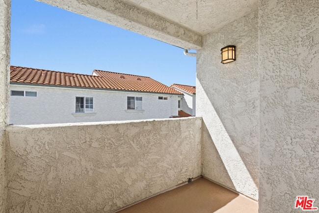 Building Photo - 359 Westlake Vista Ln