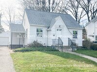 Building Photo - 19330 Meredith Ave