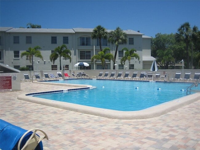 Building Photo - 2700 Bayshore Blvd