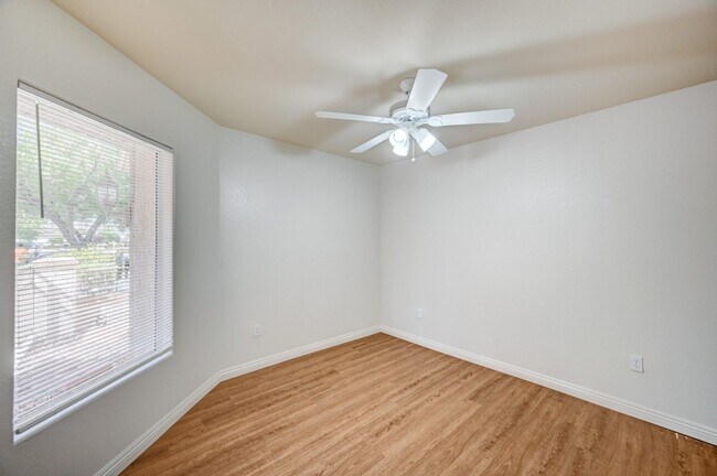 Building Photo - Charming 2 Bedroom, Single-Story Home in S...