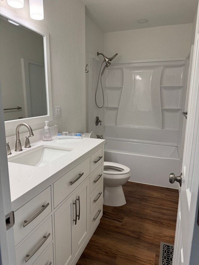 Building Photo - Beautiful newly renovated home on the hill in Camas